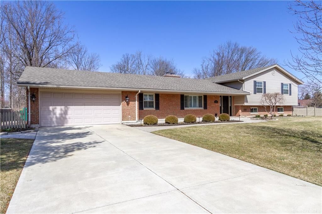 Property Photo: 1111 Elm Creek Circle OH 45458