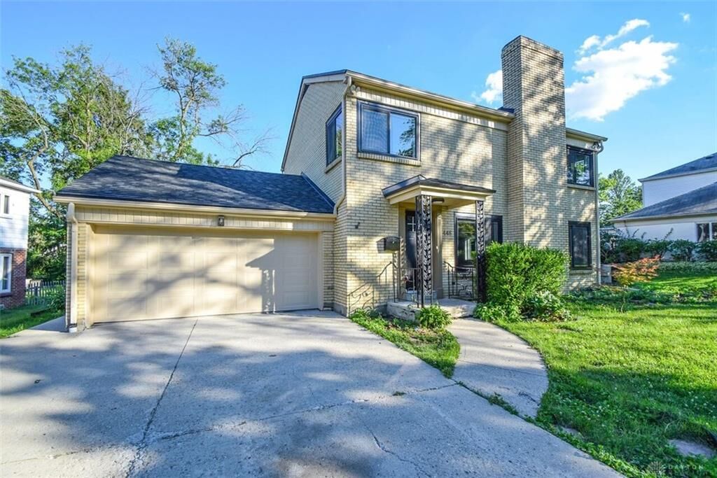 Property Photo: 448 Avon Way OH 45429