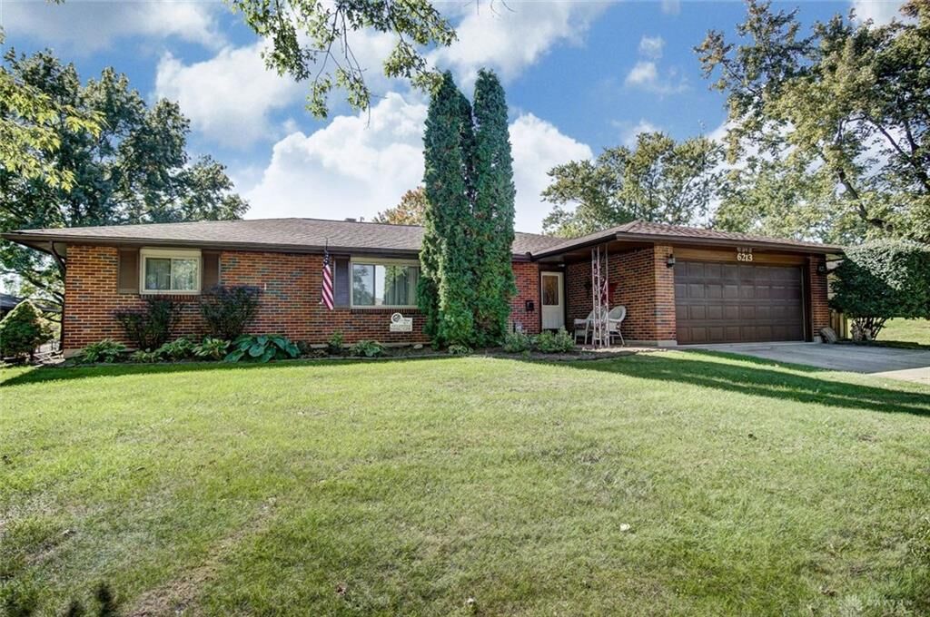 Property Photo: 6213 Rosecrest Drive OH 45414