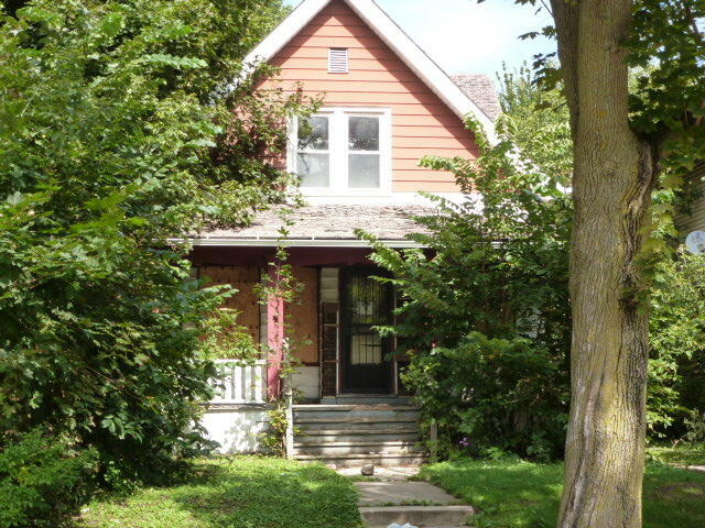 Property Photo: 1408 W Concordia Ave WI 53206