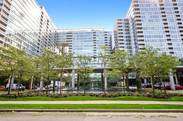 Property Photo:  9725 Woods Drive 918  IL 60077