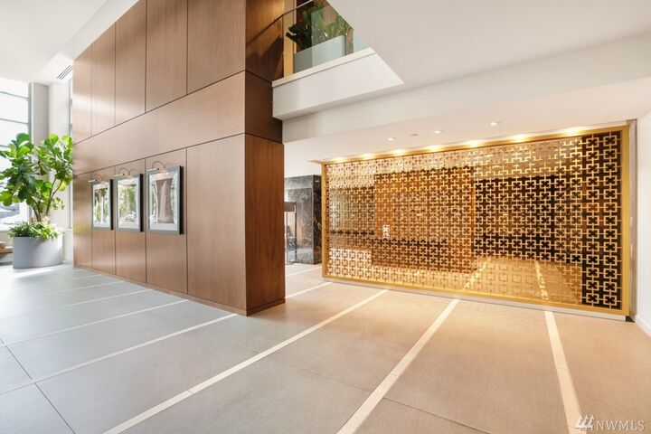 Property Photo:  588  Bell Street 1703S  WA 98121 