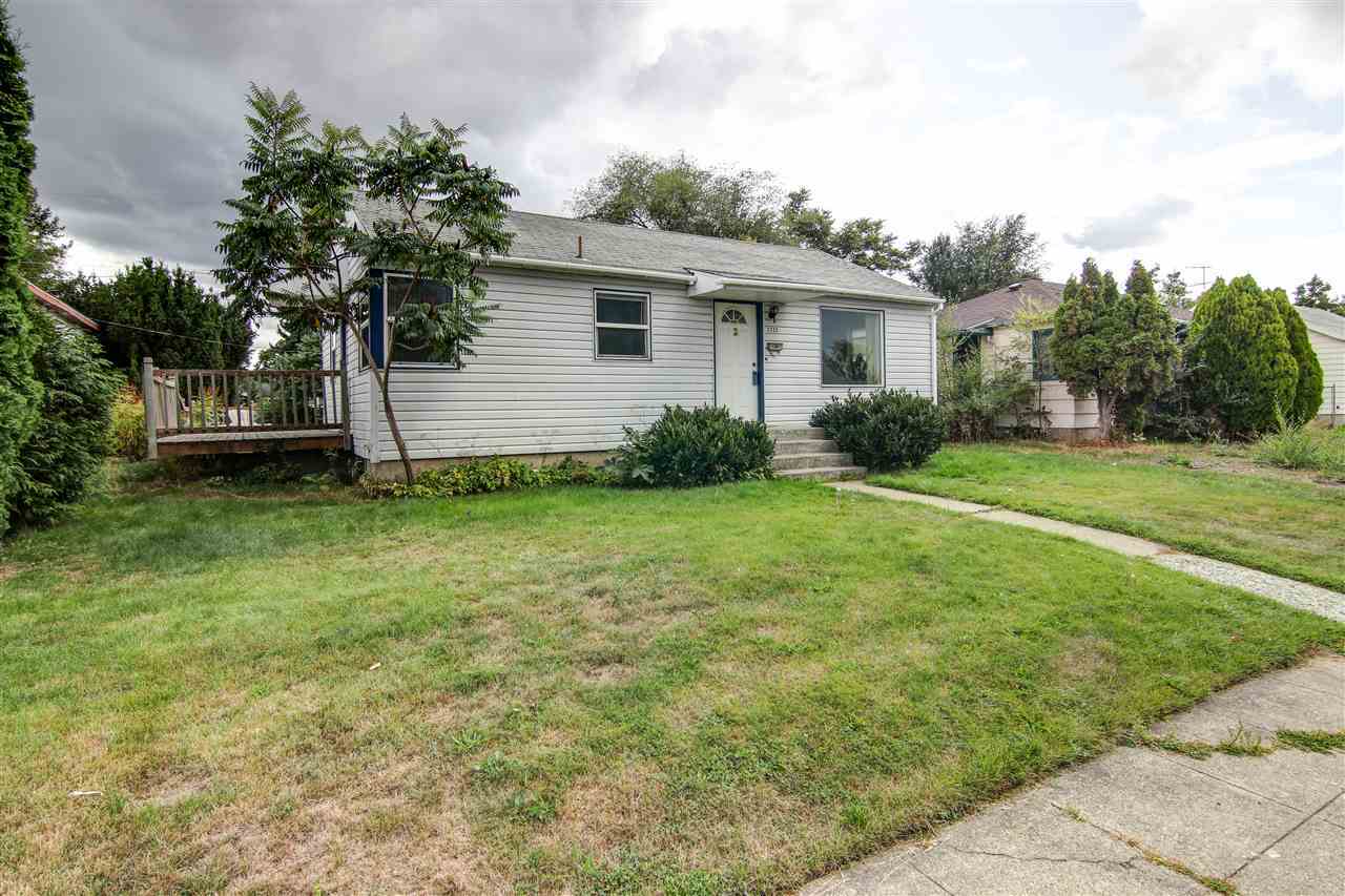 Property Photo:  2324 E Nebraska Ave  WA 99207 