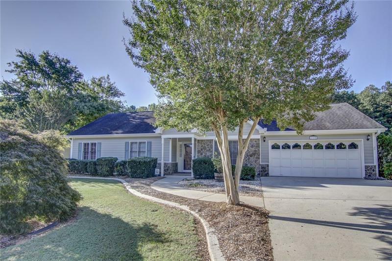 Property Photo: 110 Oak View Drive 30016