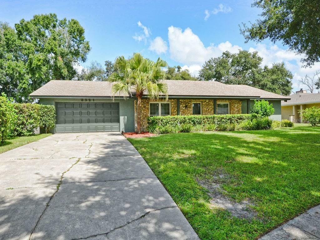 Property Photo:  3221 Stratford Lane  FL 32757 