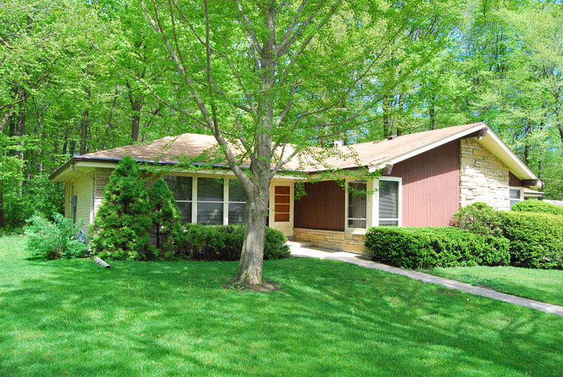 Property Photo:  N44w5496 Spring St  WI 53012 