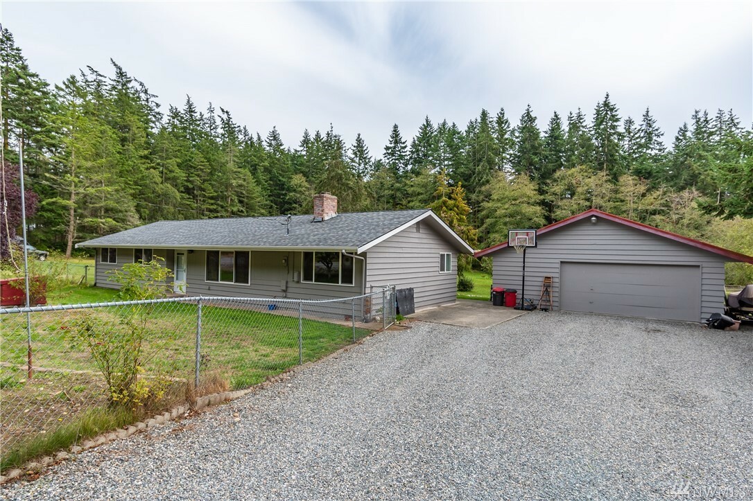 216 E Sleeper Rd  Oak Harbor WA 98277 photo