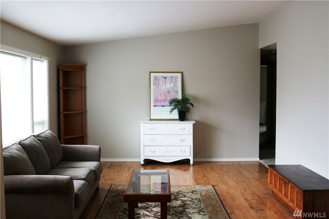 Property Photo: 2015 24th St 74 WA 98225