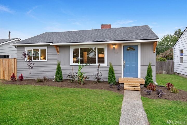 Property Photo: 1621 8th Street WA 98270