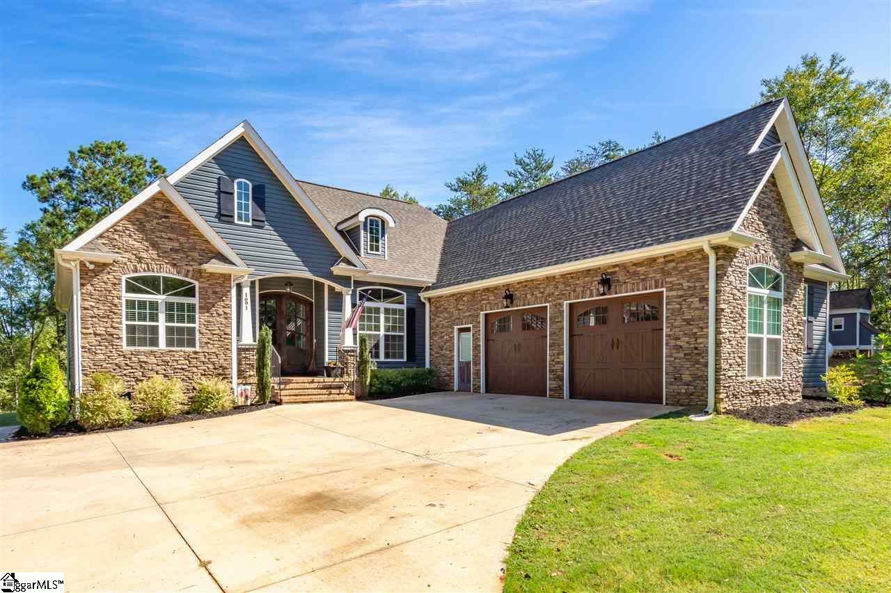 Property Photo: 1691 Riveroak Road SC 29316