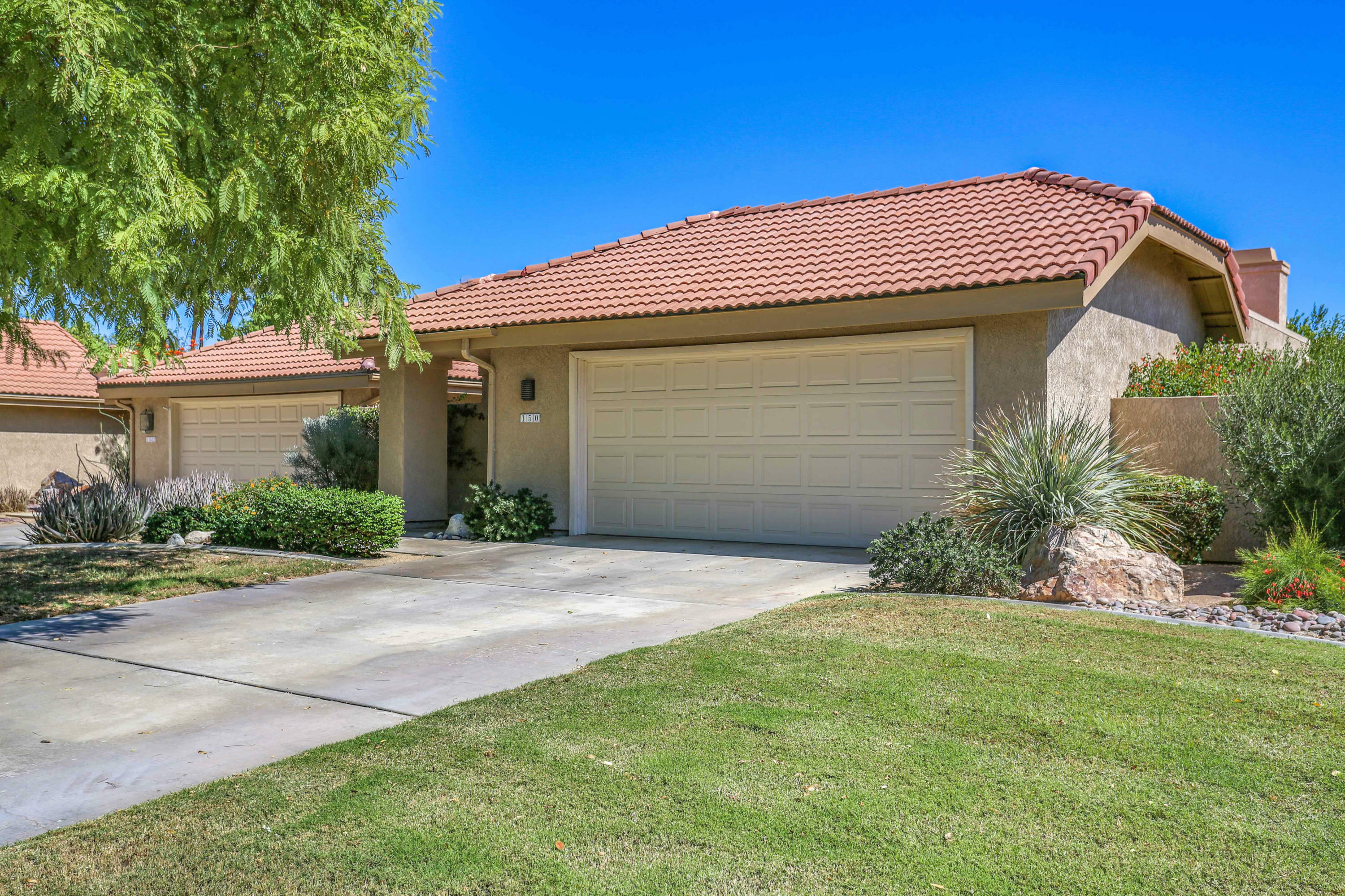 Property Photo:  150 Verde Way  CA 92260 