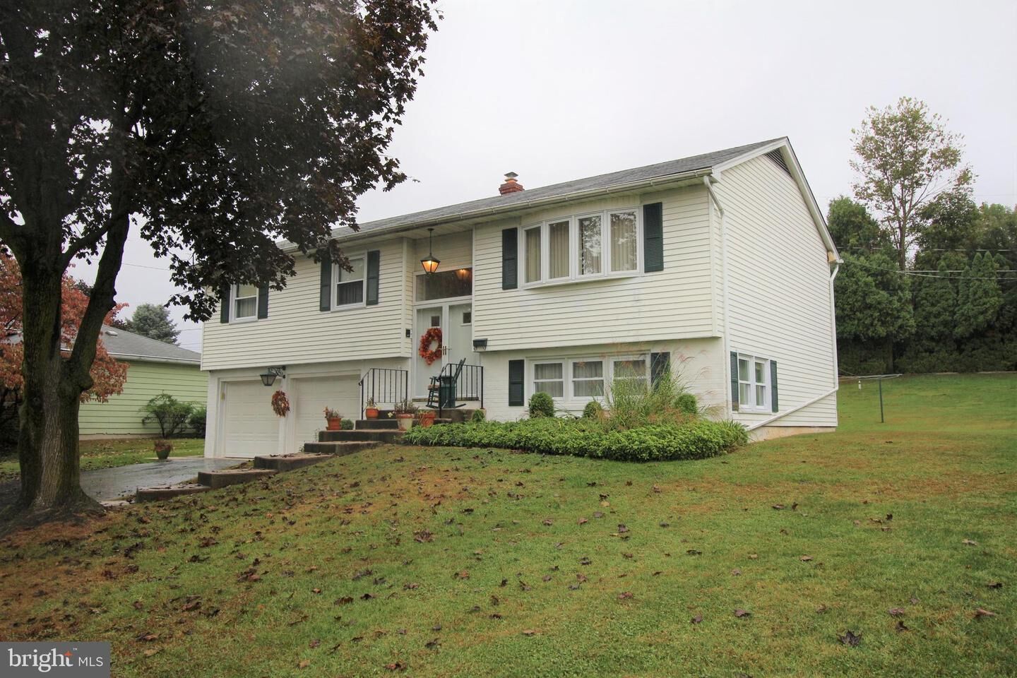 Property Photo: 7 Shakespeare Drive PA 19608