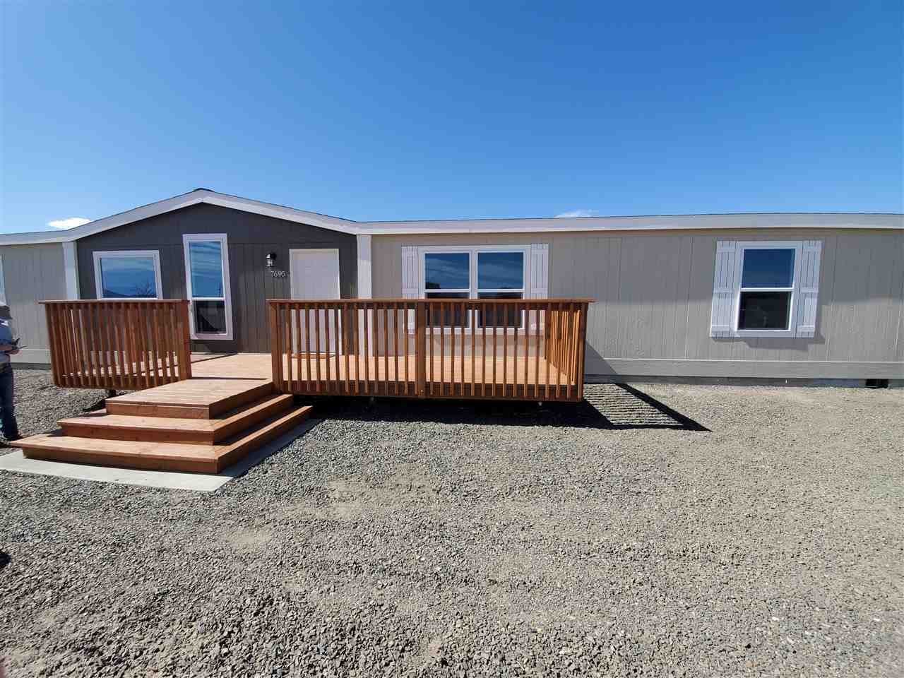 7695 Springfield  Silver Springs NV 89429-7430 photo