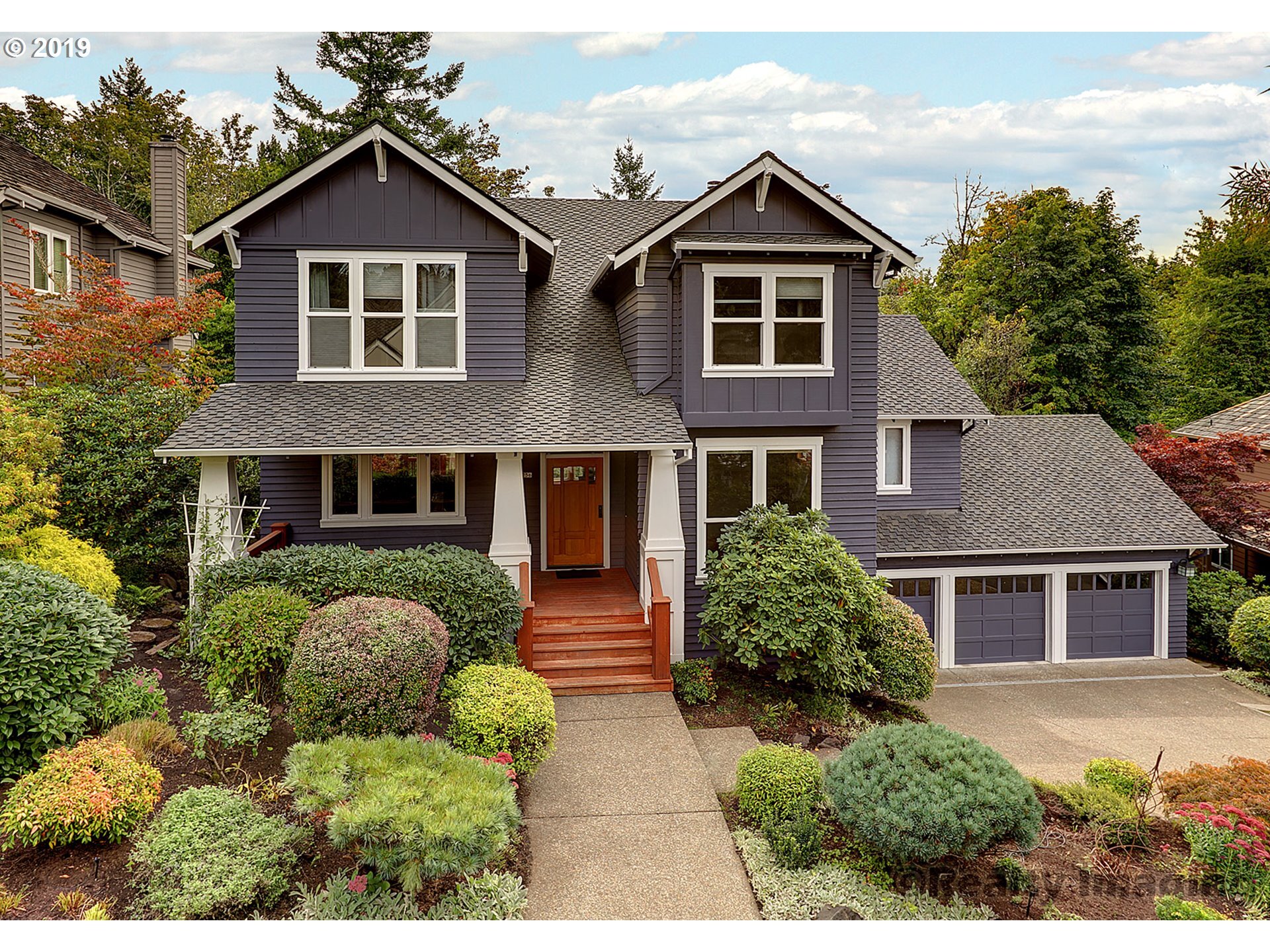 Property Photo: 9756 NW Caxton Ln OR 97229