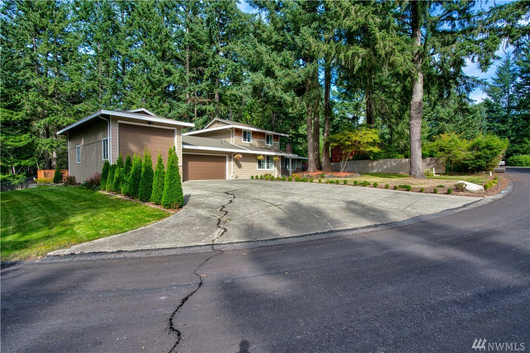 Property Photo:  6416 Valley View Dr NW  WA 98335 