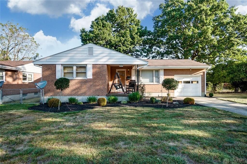 Property Photo: 2413 Elmo Place OH 45042