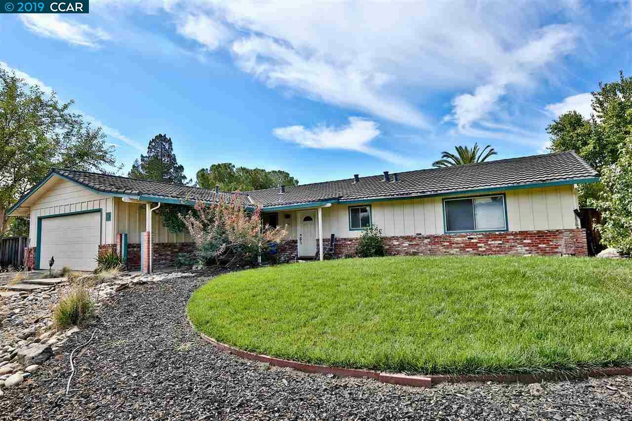 Property Photo:  51 Betten Ct  CA 94526 