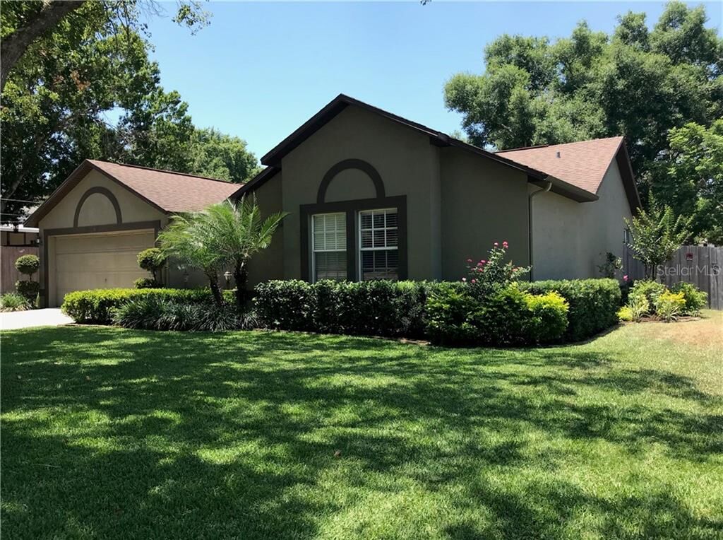 Property Photo:  805 S Galena Avenue  FL 34715 