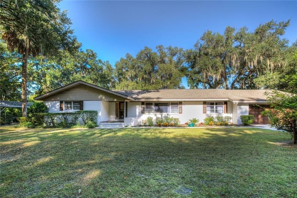 Property Photo:  42105 W Lakeview Drive  FL 32702 