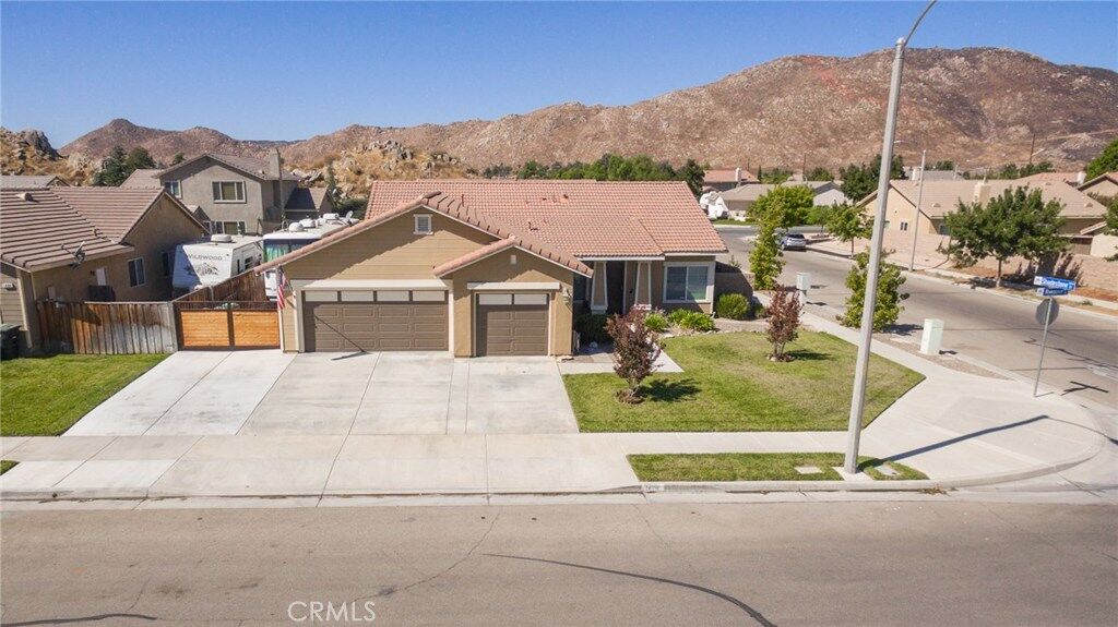 Property Photo: 1419 Riverstone Court CA 92545