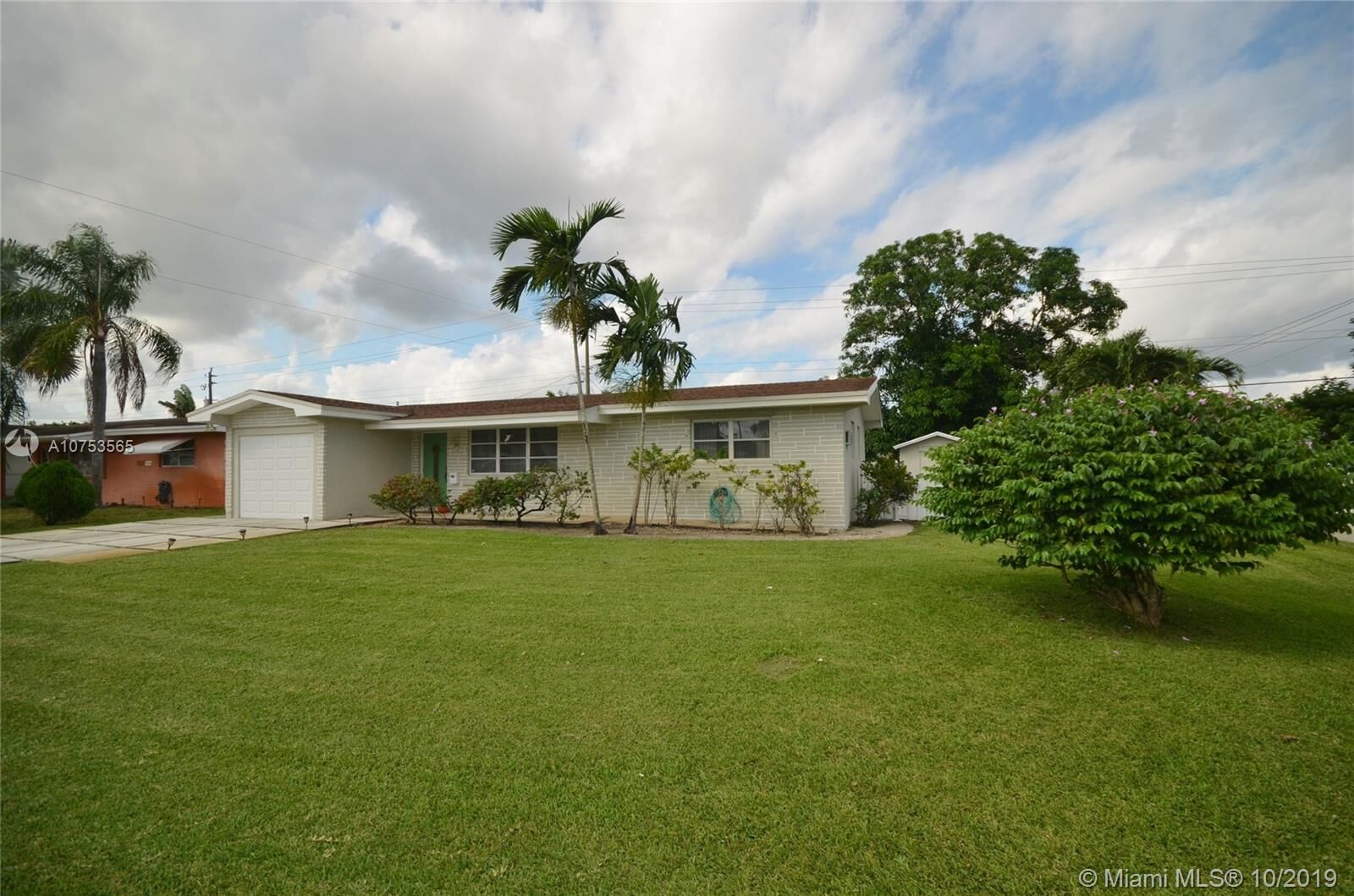 Property Photo: 8541 NW 10th St FL 33024