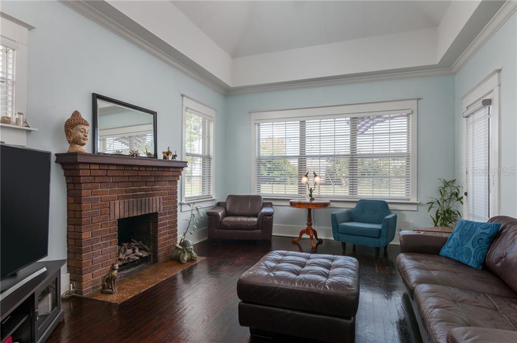 Property Photo:  754 4th Avenue N  FL 33701 