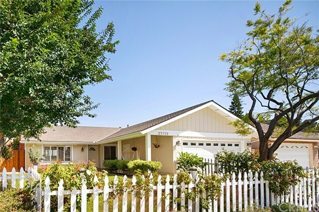 Property Photo:  23712 Calle Hogar  CA 92691 