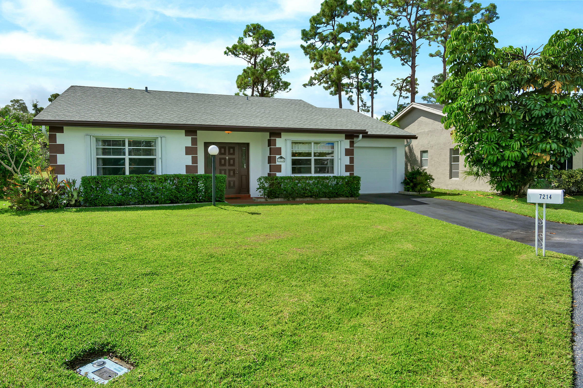 Property Photo:  7214 Pine Forest Circle E  FL 33467 