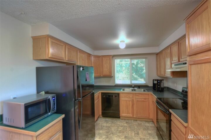 Property Photo: 811 Forrestal Place NE WA 98516
