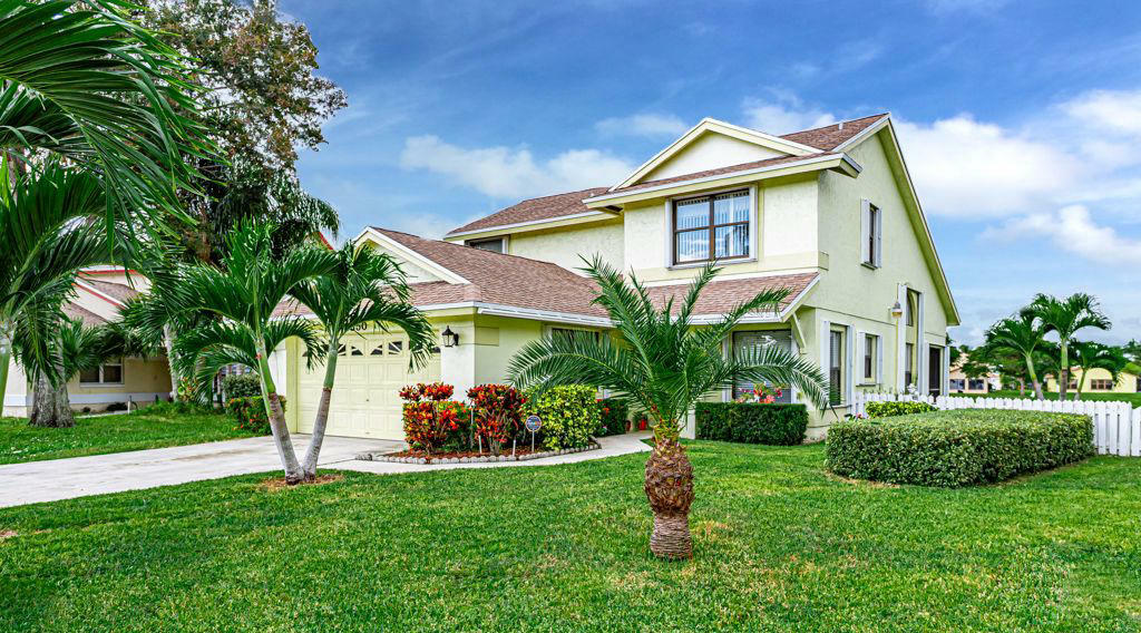 Property Photo: 3850 Circle Lake Drive FL 33417