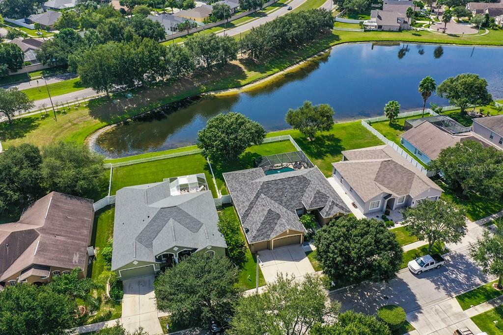 Property Photo:  9258 Estate Cove Circle  FL 33578 