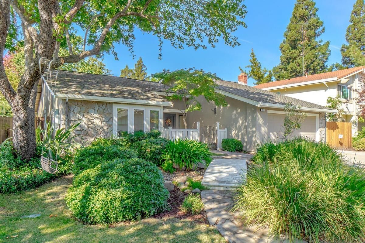 Property Photo: 7317 Flowerwood Way CA 95831