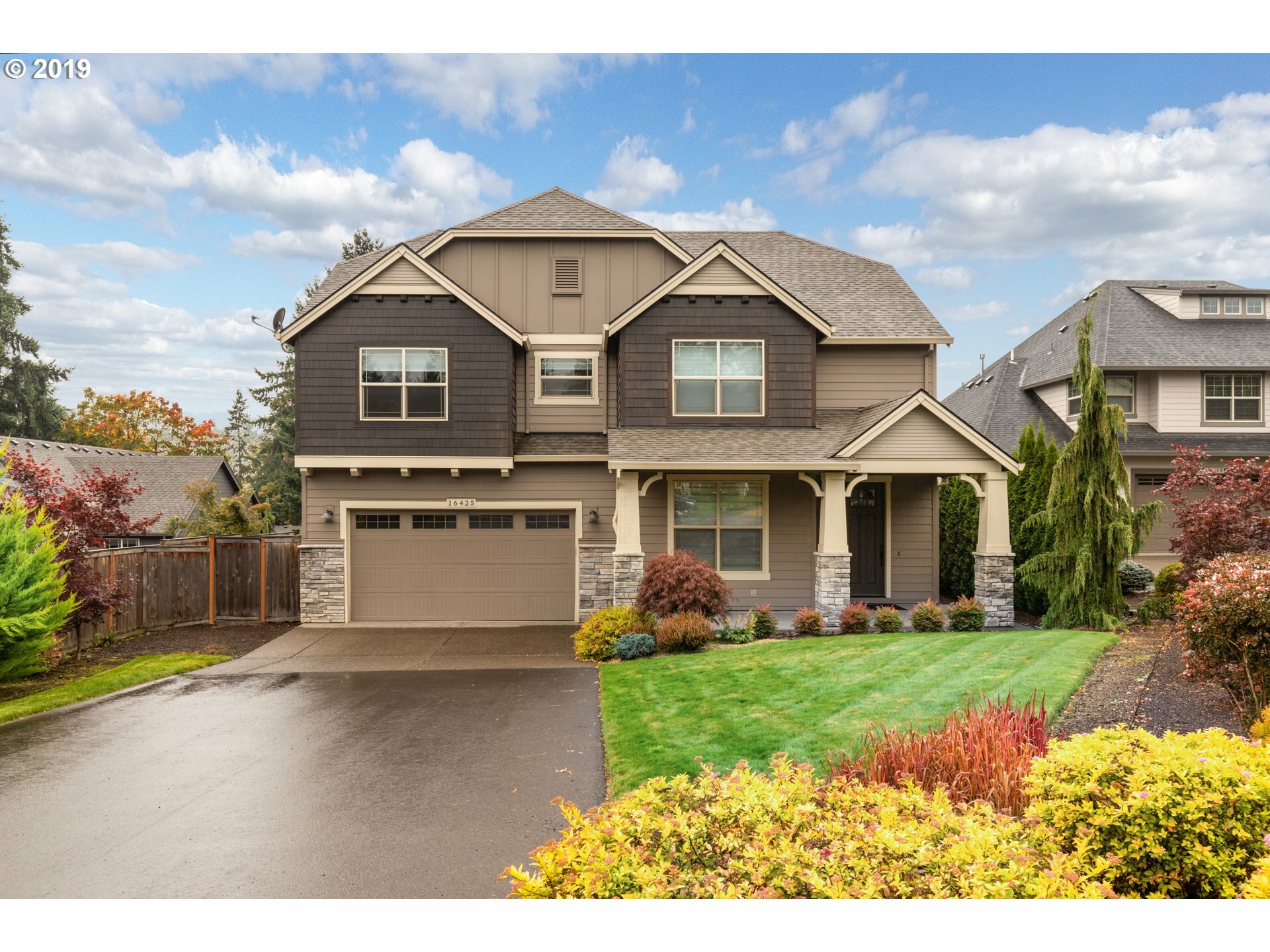 Property Photo: 16425 Visionary Ct OR 97045
