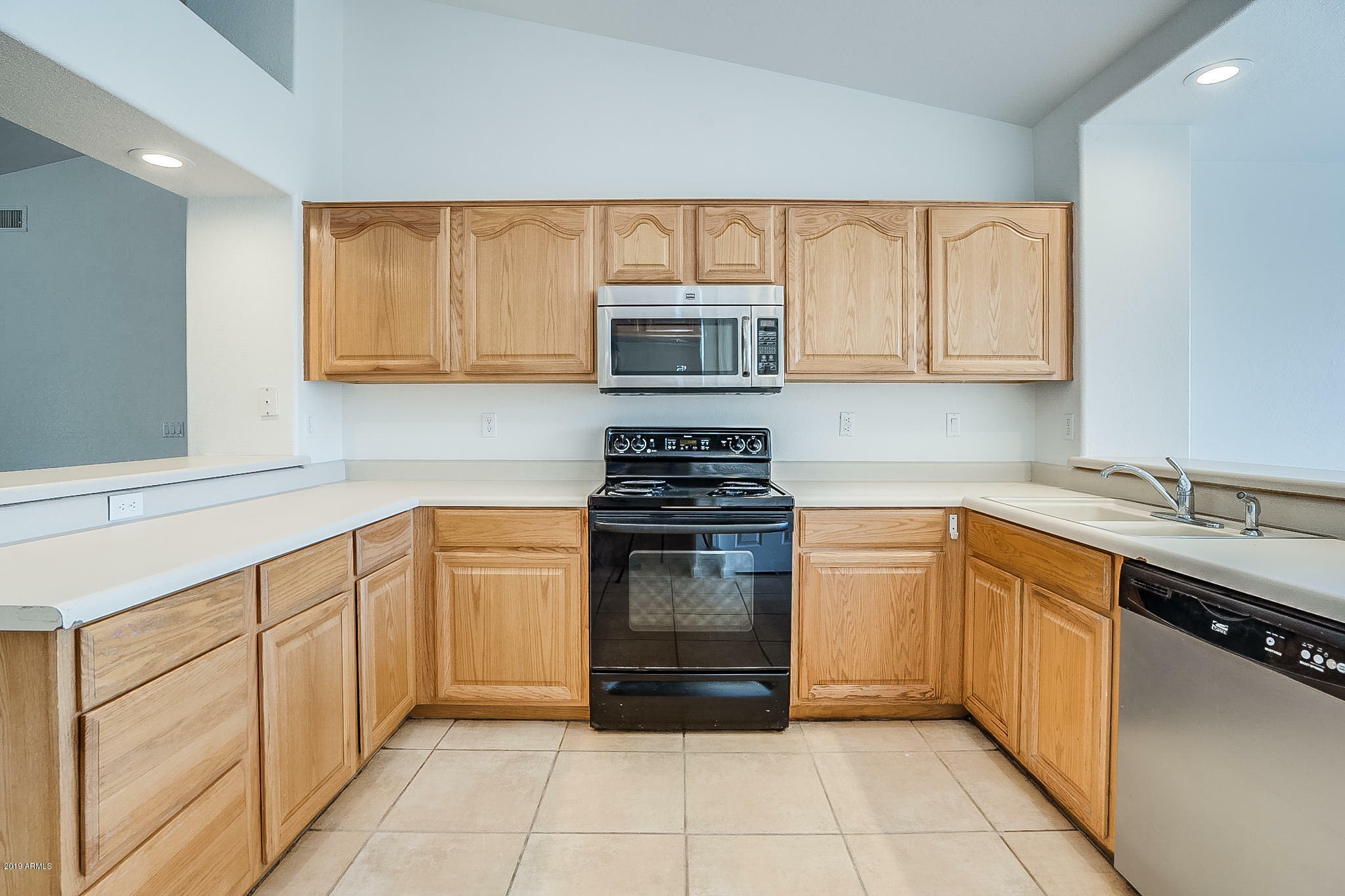 Property Photo: 1056 S Ananea Circle AZ 85208