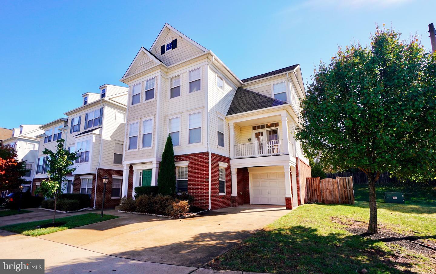 Property Photo:  8245 Glade Bank Drive  VA 20111 