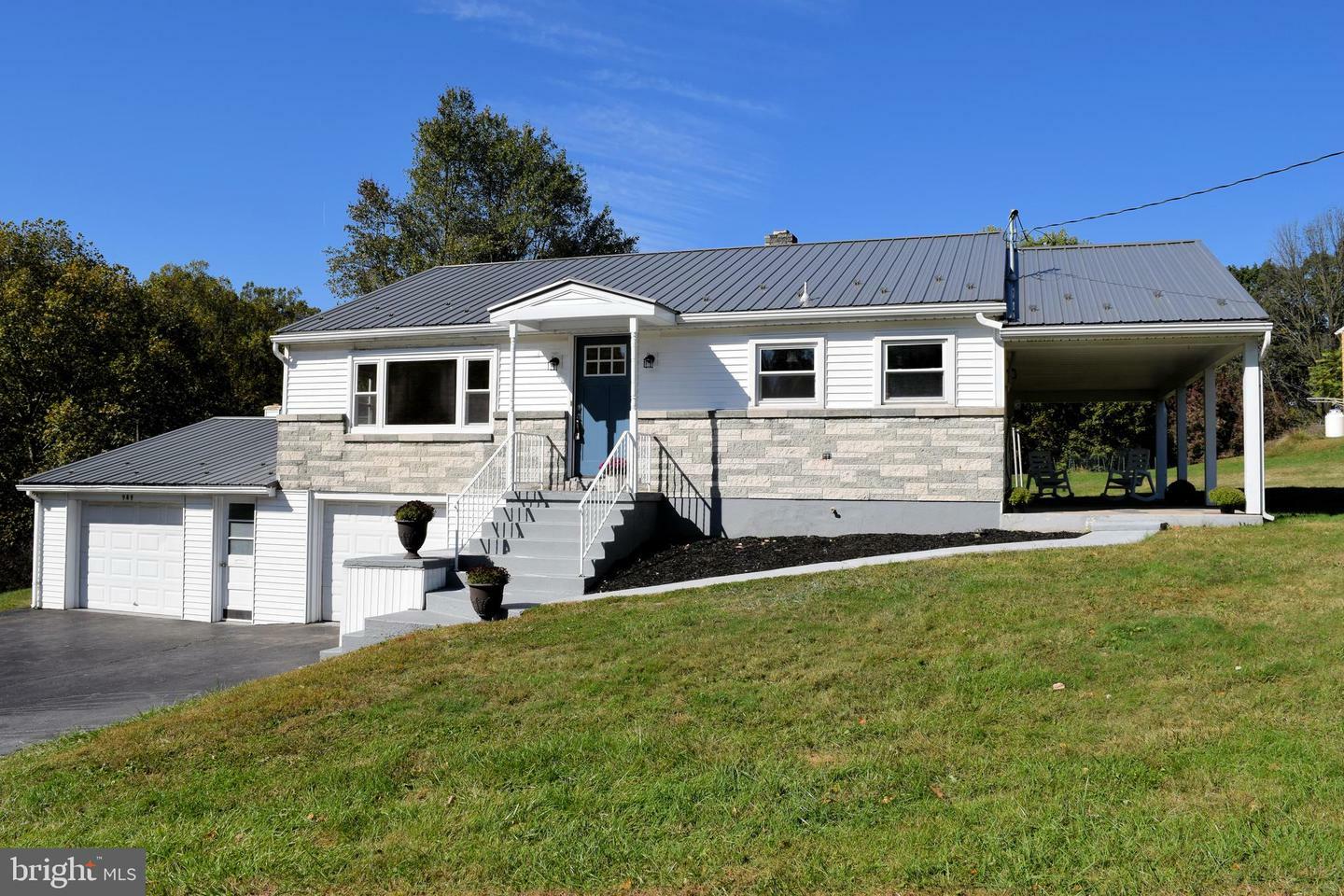 Property Photo:  989 Sunnyside Road  PA 17036 