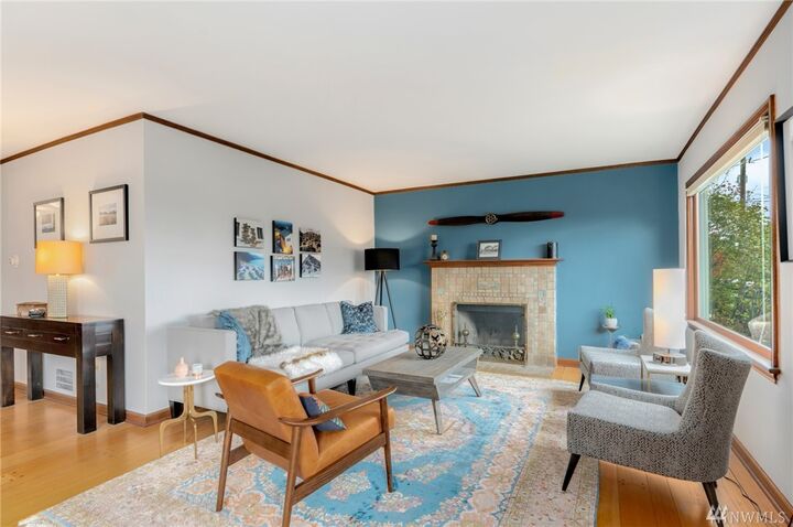 Property Photo:  4117  Eastern Avenue N  WA 98103 