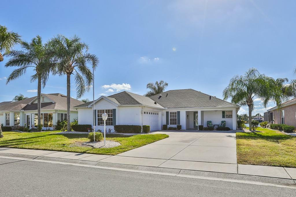 Property Photo:  2331 Emerald Lake Drive  FL 33573 