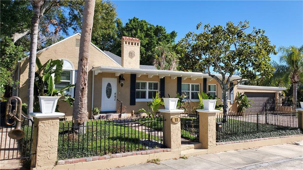 Property Photo: 72 N Park Avenue FL 34689