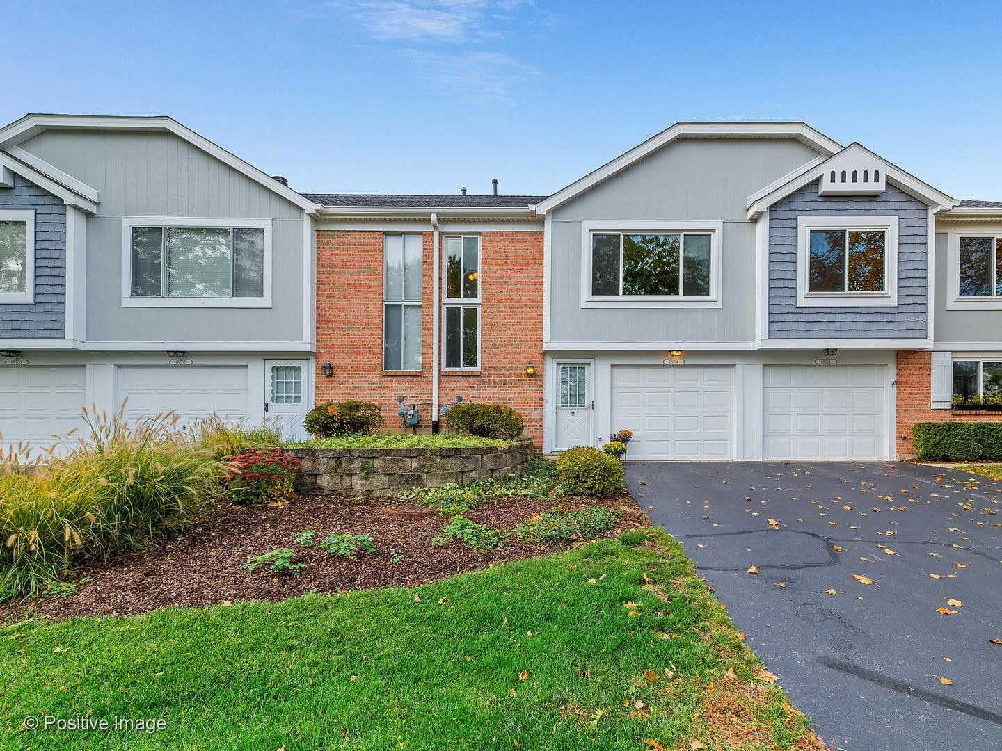 Property Photo: N704 Concord Lane 704 IL 60190