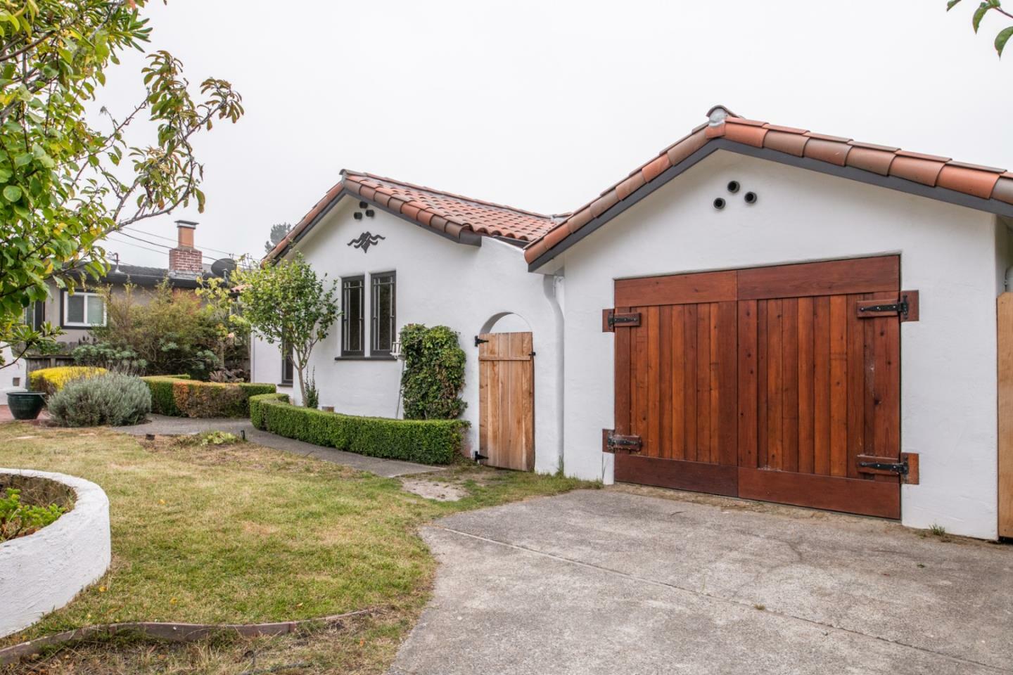 Property Photo:  859 Maple Street  CA 93950 