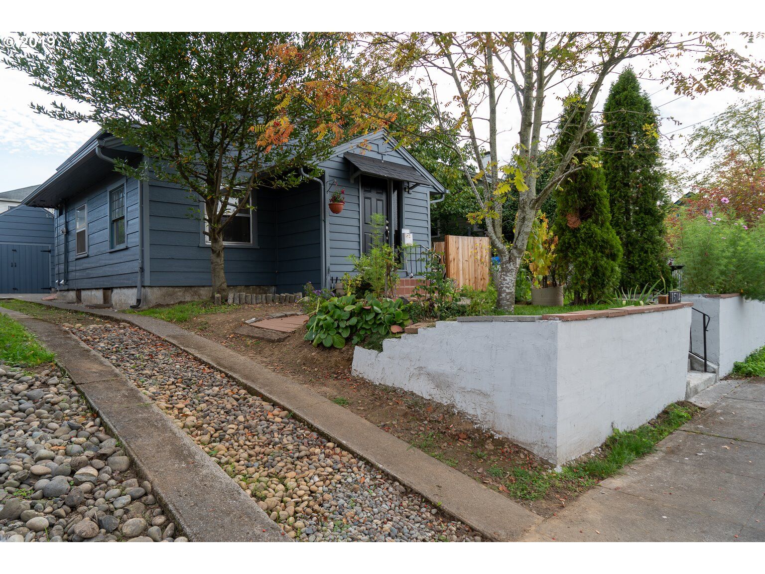Property Photo:  1514 NE Highland St  OR 97211 