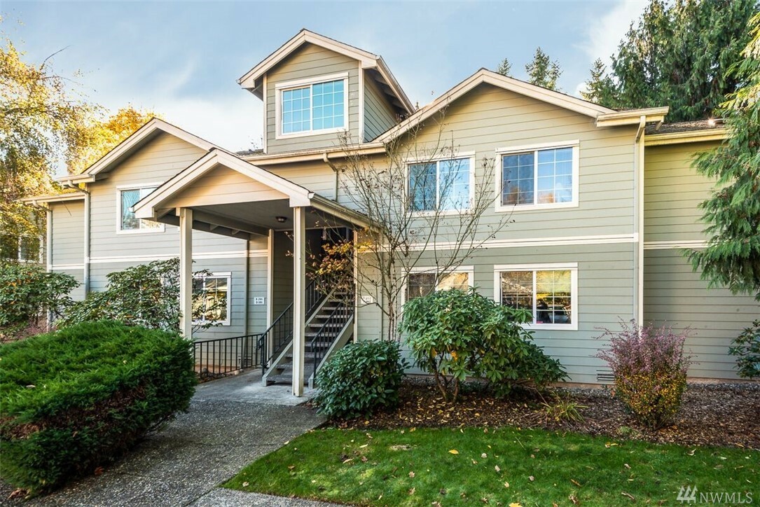 Property Photo:  755 5th Ave NW D101  WA 98027 
