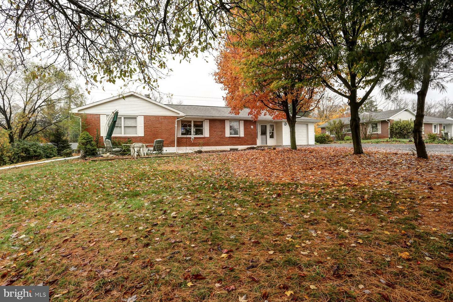 Property Photo:  642 W Siddonsburg Road  PA 17019 