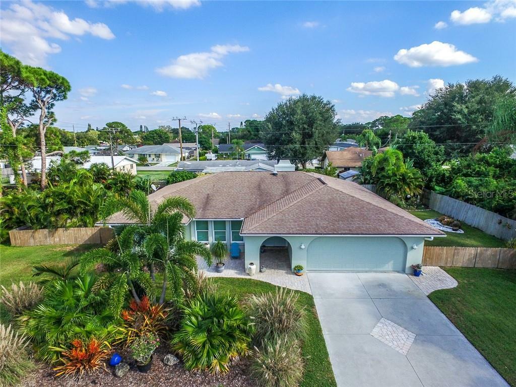 Property Photo:  1125 Leeward Road  FL 34293 