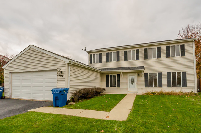 Property Photo: 792 Heather Lane IL 60103