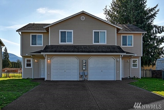 Property Photo: 734 Date Ave WA 98294