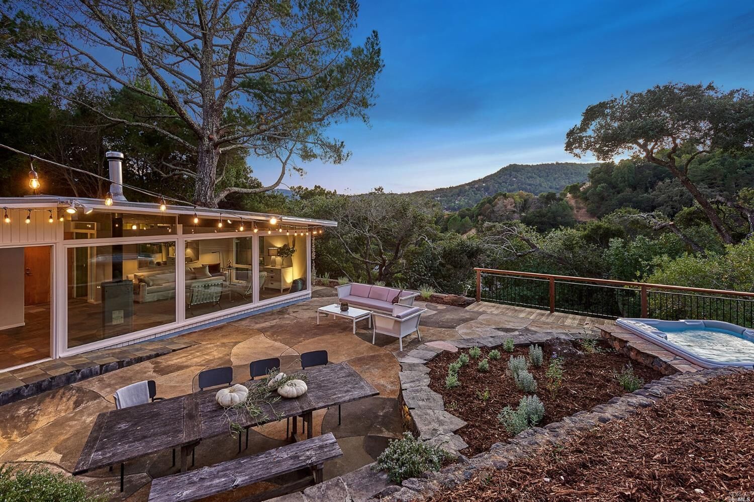 Property Photo: 33 Vista Way CA 94930