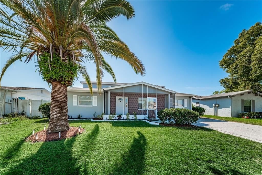 Property Photo:  8200 Hixton Drive  FL 34668 