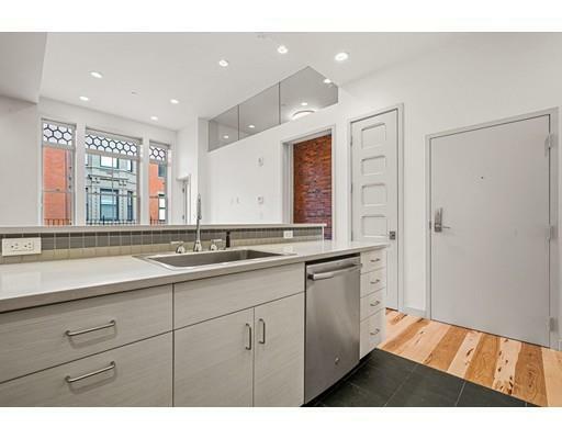 Property Photo:  163 Newbury Street 3  MA 02116 